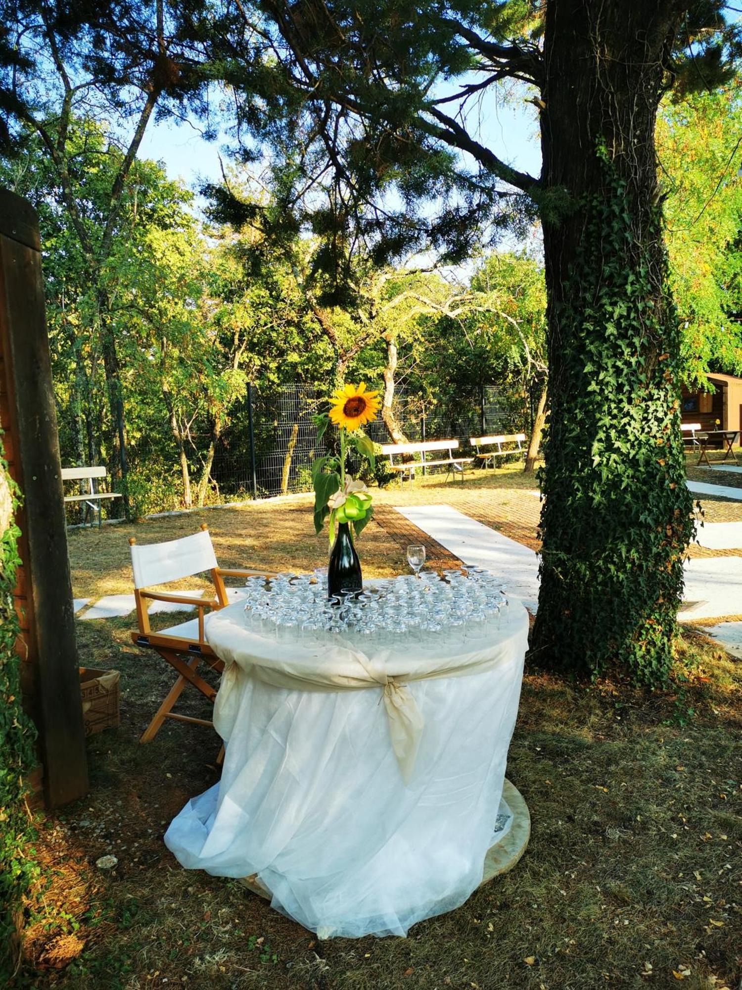 Krasen Kras 104 Resort Komen 外观 照片